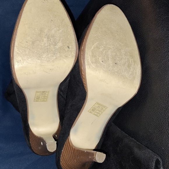 Black Suede Women's Knee-High Boots - Picture 5 of 5